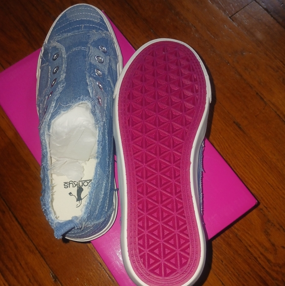 Corky's Babalu Lihht Demin Patches Slip in Sneaker- size 8 - Picture 4 of 4